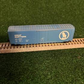 36857 Micro-trains 38270 N Scale Great Northern 50ft Standard Plug Dr Boxcar Gn