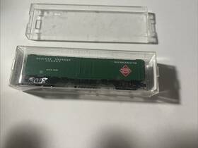 52010 Micro-trains N Scale Railway Express 52 Foot Steel Reefer Free Shipping 52010 Micro-trains N Scale Railway Express 52 Foot Steel Reefer Free Shipping