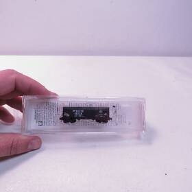 53300132 Micro-trains 53100040 Z Scale 33ft Twin Bay Hopper Nyc / P&le