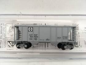 53100072 Micro-trains 53100074 Z Scale Train Santa Fe 70 Ton 2 Bay Covered Hopper Atsf 82526