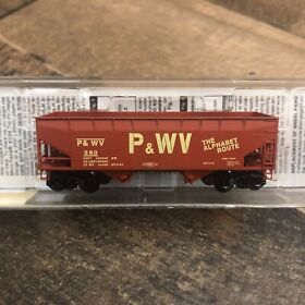 55260 Micro Trains Pittsburgh And West Virginia N Scale 33foot Twin Bay Hopper
