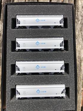 Micro-trains 695140079209 N Scale Adm Hopper 4-pk 993 00 186
