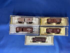 Micro-trains Line 14124-2 Micro-trains Z Scale Seaboard Northern Pacific Box Stock Cars Magne-matic