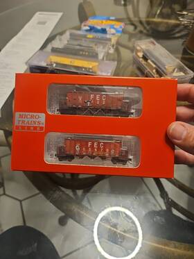 98305079 Micro-trains Line Co. 695140087143 Mtl N Weathered Fec 2 Pack