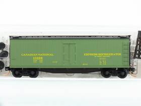 103229 Micro-trains Line Mtl 49570 N Scale Cn Canadian National 40ft Wood Reefer #103229 103229 Micro-trains Line Mtl 49570 N Scale Cn Canadian National 40ft Wood Reefer #103229