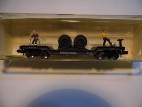 41114 Model Power 3107 N - Metal Cable Roll Flatcar With Workers Pennsylvania