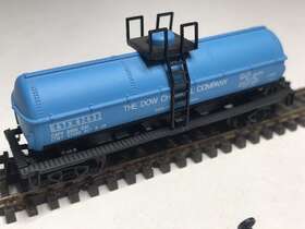 62432 Model Power 3458 N Scale No 40 Dow Chemical Single Done Tank Car #62432