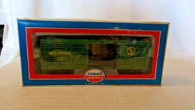 582033 Model Power Ho Scale 40ft Great Northern Green Stock Car #582033