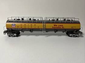 20-96055 Mth - 20k Gallon 4 Compartment Tank Car Union Pacific #70132 O 20-96055 Mth - 20k Gallon 4 Compartment Tank Car Union Pacific #70132 O