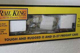 30-76836 Mth #30-76836 Rail King Us Army Flatcar Desert With 1 Stryker Vehicle