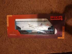 Piko 015615389392 38939 G Scale Warbirds Boeing B-17 Flying Fortress Hopper