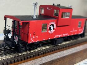 110037 Rapido Trains Great Northern - Wide Caboose Inch Highly Detaled With Interior And Leds- Ho Scale New