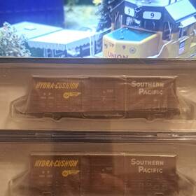 B-100-40 Rapido Trains Inc. 537001a 6 Pak Southern Pacific Boxcar N Scale Brown Hydra-cushion