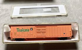 Rn-17215-22 Red Caboose 17215-22 N Scale Tropicana 62 Insulated Box Car