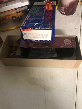 24116 Roundhouse 01022 Seaboard #24116 Roundroof Boxcar Kit Model Die Casting 1084 Ho