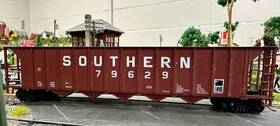 01728 Roundhouse Ho Scale Southern 5 Bay Rapid Discharge Hopper Kds Built Kit Preowned