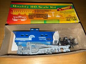 18738 Roundhouse 03563 Ho Scale #03563 Northeastern Caboose Conrail Rd#18738 Nos