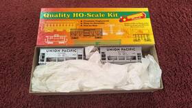 07959 Roundhouse Ho Scale Union Pacific 22ft Offset Side Ore Car Two Pack Diff. Numbers