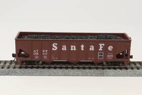 178447 Roundhouse Ho 3-bay Hopper With Coal Load Santa Fe Atsf Red Rtr 178447 Roundhouse Ho 3-bay Hopper With Coal Load Santa Fe Atsf Red Rtr