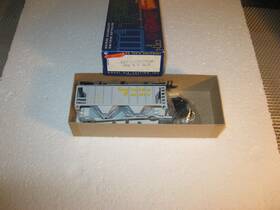 3212 Roundhouse Ho Scale Southern Pacific 2- Bay Covered Hopper Different Number Kit