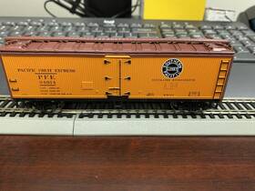 94014 Roundhouse 85434 Ho Scale Pfe 40ft Wood Reefer Road #94014 94014 Roundhouse 85434 Ho Scale Pfe 40ft Wood Reefer Road #94014