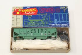 901489 Roundhouse Ho 40ft Rib-side Ballast Hopper Union Pacific Up Green Kit