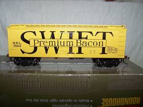 97534-85512 Roundhouse #85482 Ho Scale 36ft Wood Meat Reefer Swift Rtr