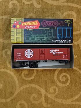 B53-2 Roundhouse 49 Products Ho Gauge Train 50 Ft Plug Door Box Car Santa Fe