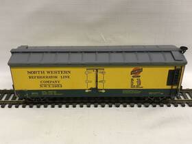 S-415 Silver Streak Ho Scale Reefer Car Built Kit - North Western Refrigerator Line