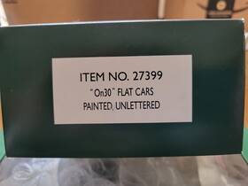 27399 Spectrum On30 Flat Car Painted Unlettered