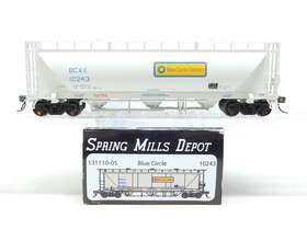 131110-05 Spring Mills Depot Ho Scale Bcax Blue Circle Covered Hopper #10243