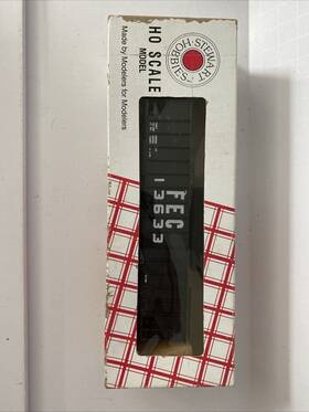 13633 Stewart Hobbies Ho Scale 70 Ton 14 Panel Triple Hopper #13633