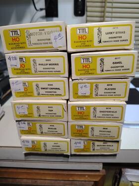 2221-2227 Train-miniature 12 Ho Tabbacco Road Cigarette Boxcars #2216-#2227 Series Comlete