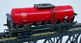 R.247 Tri-ang Hornby R247 Ho Oo Ici 357 Bogie Caustic Tank Car Wagon No Box