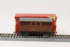 M3712 Tri-ang Oo Gauge Vintage Cattle Wagon Brown