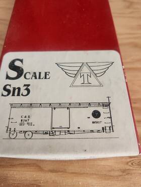 Tsm-105m Triangle Scale Models Sn3 C&s Boxcar With Murphy Roof Unassembled Kit Pre-owned