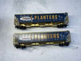 23090 Tyco Planters Peanuts 54ft Three Bay Hopper Car Sal Ho Scale