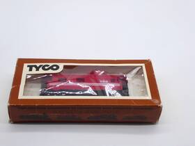 327-98 Tyco 8-wheel General Purpose Caboose 689 - Ho Scale