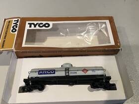 697012 Tyco 341-17 Vintage Ho Scale Arco Tanker Car Gatx Silver/white - In Original Box 697012 Tyco 341-17 Vintage Ho Scale Arco Tanker Car Gatx Silver/white - In Original Box