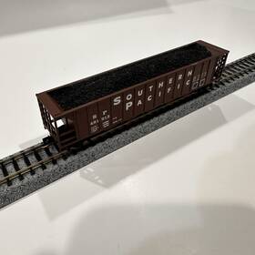 481213 Unimate N-scale Southern Pacific Hopper With Coal Load #481213