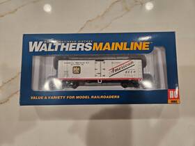 R16418 Usa Trains 16418 G Scale Us Reefer Car American Brewery Silver/blue R16418 Usa Trains 16418 G Scale Us Reefer Car American Brewery Silver/blue