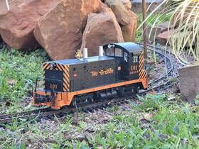 Usa Trains Nw-2/103 G Scale D&rgw Rio Grande Emd Diesel Nw-2 Battery And Blunami Read Usa Trains Nw-2/103 G Scale D&rgw Rio Grande Emd Diesel Nw-2 Battery And Blunami Read