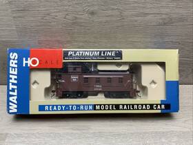 932-7569 Walthers 616374035434 Platinum Line 30 4 Window Caboose Cb&q Style 932-7569 Walthers 616374035434 Platinum Line 30 4 Window Caboose Cb&q Style
