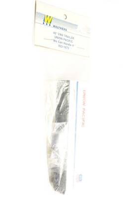 933-1673 Walthers 616374058198 #933-1673 Ho Scale Union Pacific 40ft Van Trailer