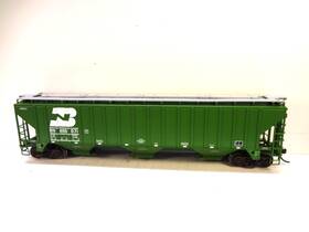 910-49001 Walthers Ho Mainline #910-49001 Bn 4750 Trinity Covered Hopper Car #466071 E11