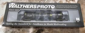Walthers 920-100610 Proto 55 Trinity Tank Car #198989 Grafitti Tag Weathered