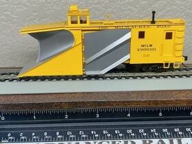 920-110011 Walthers Milwaukee Road - Mow Russell Snowplow Both Wings Extend Ho Scale New Oop