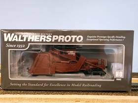 920-110102 Walthers Proto Ho Scale Jordan Spreader - Burlington Northern #972662 920-110102 Walthers Proto Ho Scale Jordan Spreader - Burlington Northern #972662