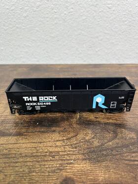 931-1423 Walthers Offset Hopper - Ready To Run Rock Island #510486 Ho Scale