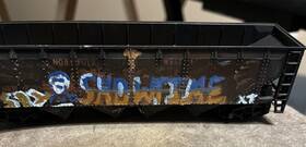 931-655 Walthers Ho Scale Custom Graffiti Weathered Norfolk And Western Hopper Car
